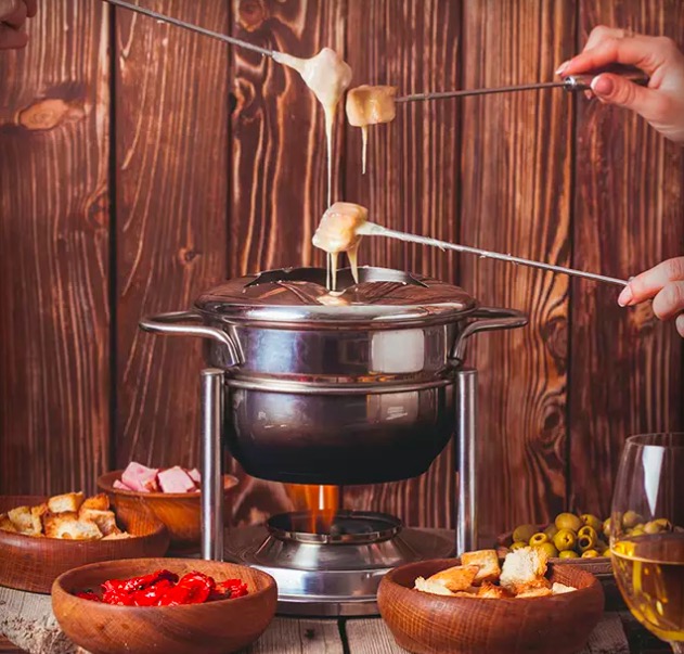 cupom desconto hoje na loja noite suica com fondue em gramado jantar com sequencia de fondue